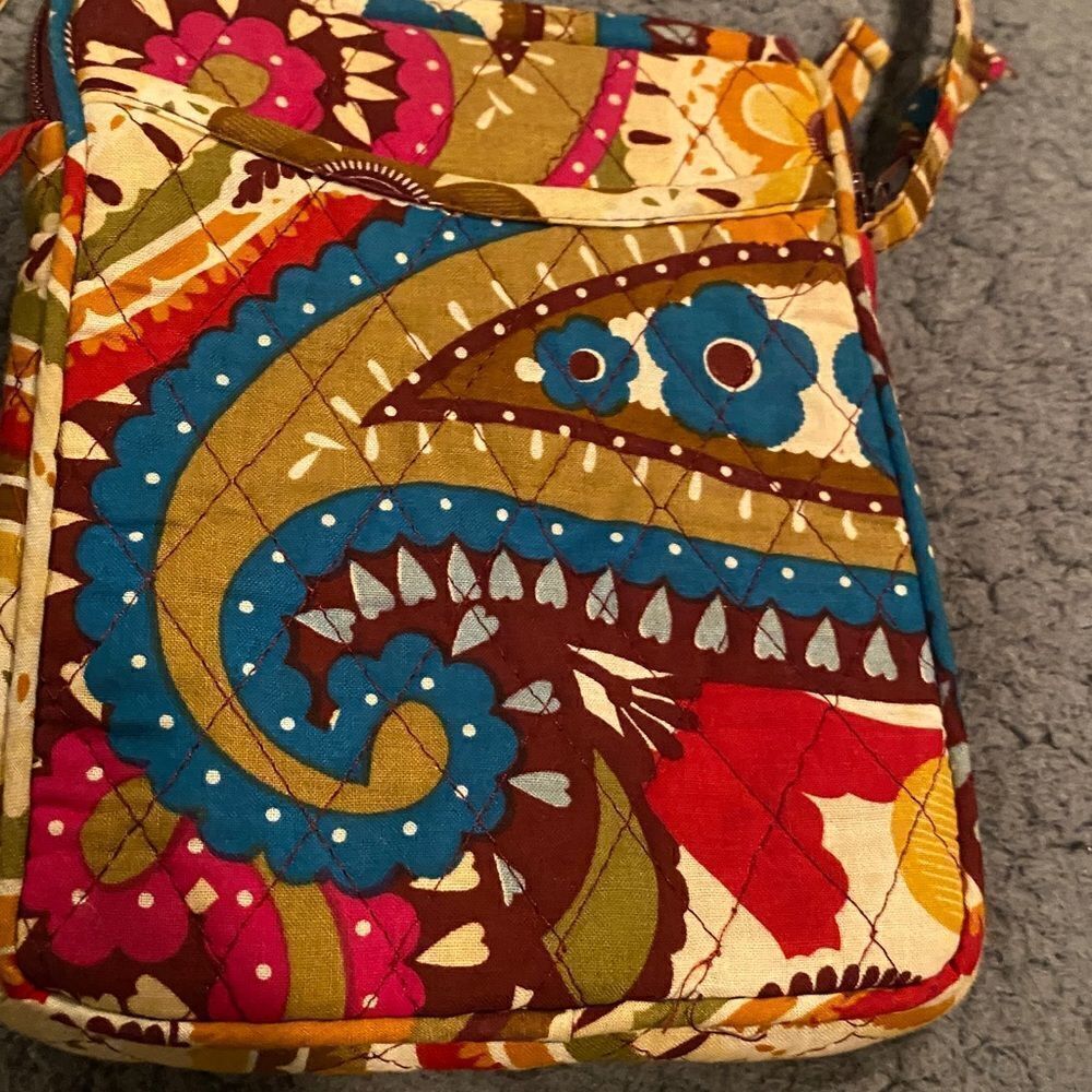 Crossbody Quilted Purse  - Picture 5 of 9